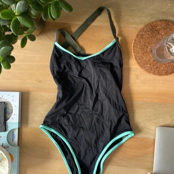 LSPACE one piece - Picture 3 of 4